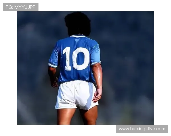 身体素质一般但技艺出众的足球明星如何在赛场上创造传奇